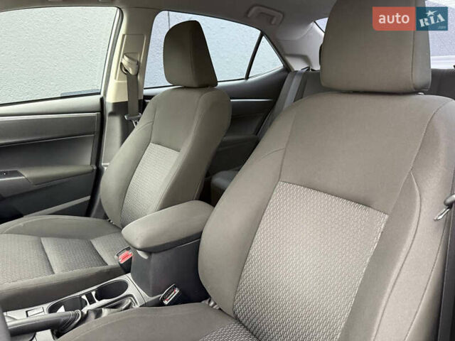 Серый Тойота Королла, объемом двигателя 1.6 л и пробегом 175 тыс. км за 11900 $, фото 24 на Automoto.ua