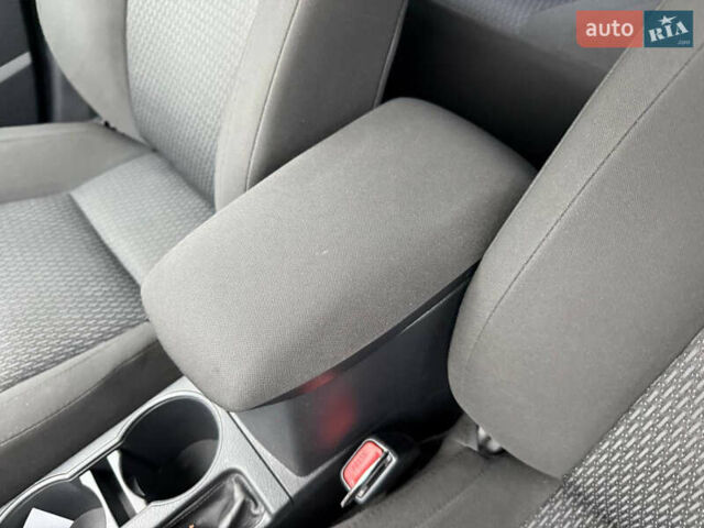 Серый Тойота Королла, объемом двигателя 1.6 л и пробегом 175 тыс. км за 11900 $, фото 27 на Automoto.ua