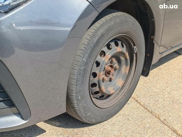 Серый Тойота Королла, объемом двигателя 1.3 л и пробегом 124 тыс. км за 10990 $, фото 3 на Automoto.ua