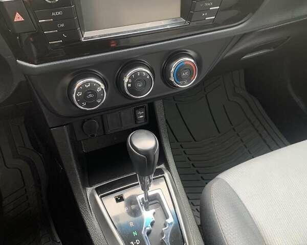 Сірий Тойота Королла, об'ємом двигуна 1.8 л та пробігом 92 тис. км за 9000 $, фото 1 на Automoto.ua