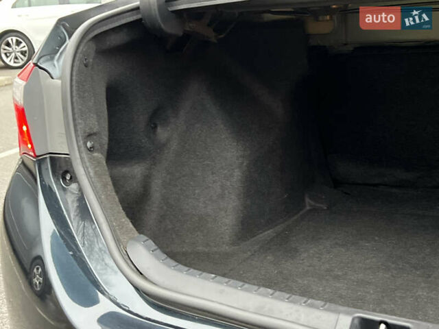 Серый Тойота Королла, объемом двигателя 1.6 л и пробегом 155 тыс. км за 10700 $, фото 43 на Automoto.ua