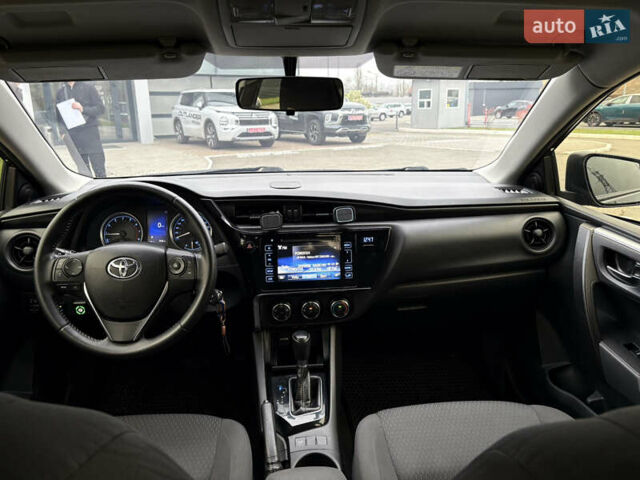 Серый Тойота Королла, объемом двигателя 1.6 л и пробегом 191 тыс. км за 13500 $, фото 18 на Automoto.ua