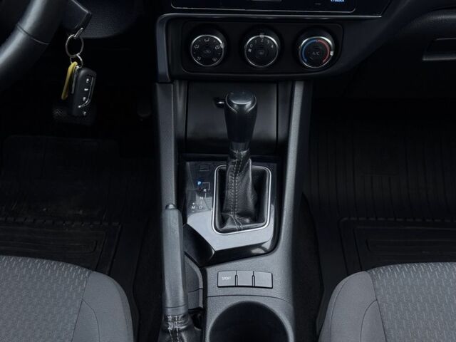 Сірий Тойота Королла, об'ємом двигуна 1.6 л та пробігом 242 тис. км за 10500 $, фото 15 на Automoto.ua