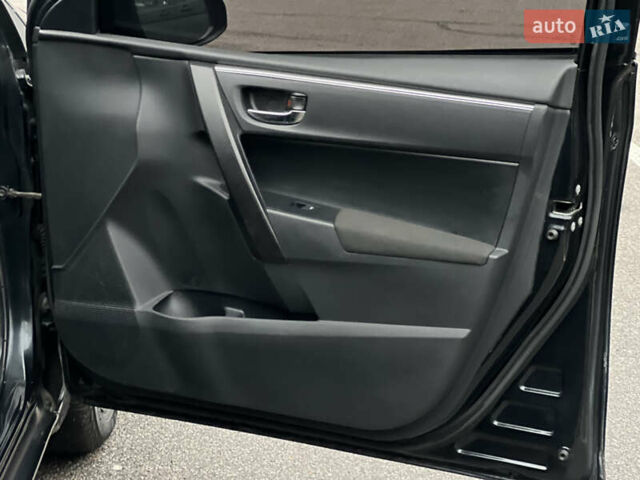 Серый Тойота Королла, объемом двигателя 1.6 л и пробегом 155 тыс. км за 10700 $, фото 48 на Automoto.ua