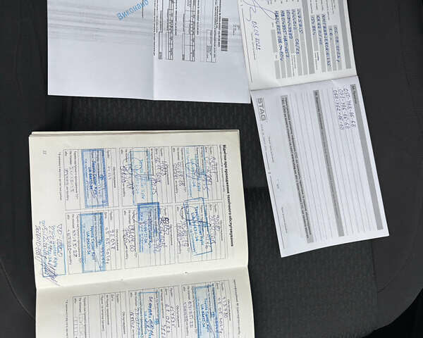 Серый Тойота Королла, объемом двигателя 1.6 л и пробегом 191 тыс. км за 13500 $, фото 29 на Automoto.ua