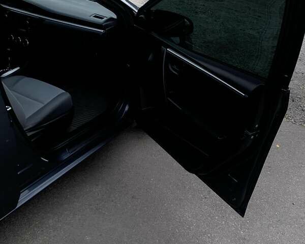 Сірий Тойота Королла, об'ємом двигуна 1.8 л та пробігом 92 тис. км за 9000 $, фото 11 на Automoto.ua