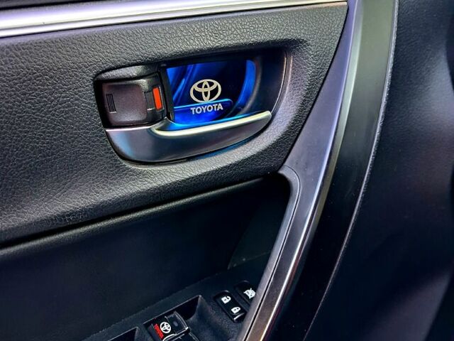 Серый Тойота Королла, объемом двигателя 1.6 л и пробегом 126 тыс. км за 14900 $, фото 5 на Automoto.ua