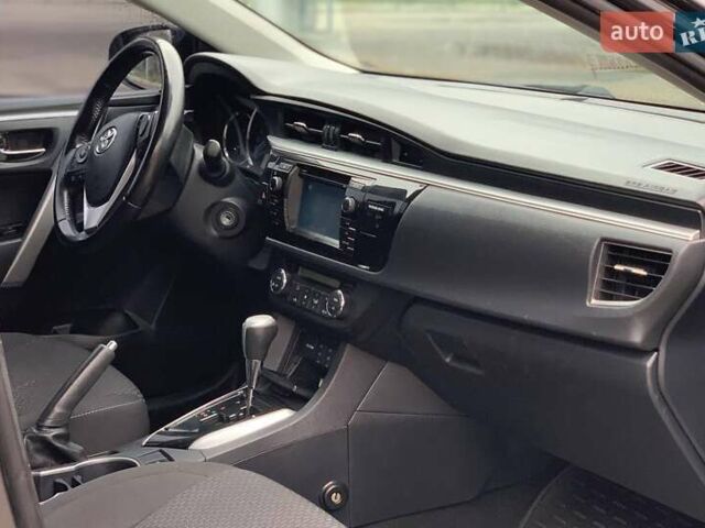 Серый Тойота Королла, объемом двигателя 1.6 л и пробегом 185 тыс. км за 10999 $, фото 11 на Automoto.ua