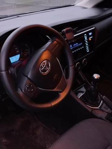 Серый Тойота Королла, объемом двигателя 1.33 л и пробегом 133 тыс. км за 10900 $, фото 7 на Automoto.ua