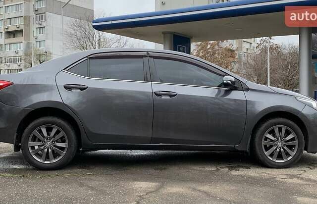 Серый Тойота Королла, объемом двигателя 1.6 л и пробегом 185 тыс. км за 10999 $, фото 3 на Automoto.ua