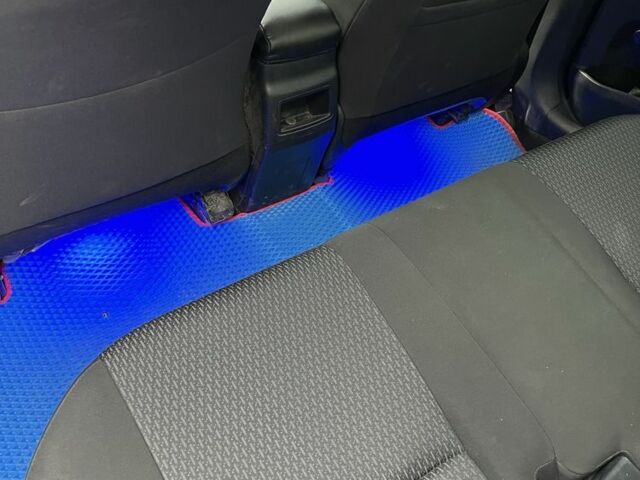 Сірий Тойота Королла, об'ємом двигуна 1.33 л та пробігом 112 тис. км за 15599 $, фото 8 на Automoto.ua