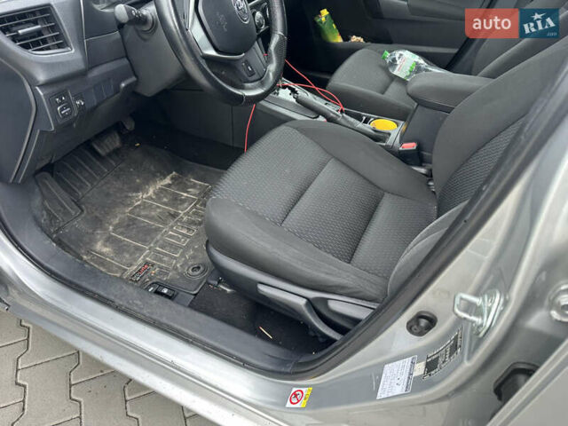 Серый Тойота Королла, объемом двигателя 0 л и пробегом 154 тыс. км за 9999 $, фото 7 на Automoto.ua