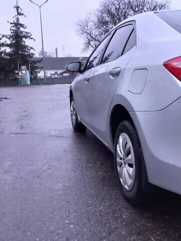 Серый Тойота Королла, объемом двигателя 1.33 л и пробегом 133 тыс. км за 10900 $, фото 3 на Automoto.ua