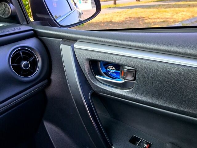 Серый Тойота Королла, объемом двигателя 1.6 л и пробегом 126 тыс. км за 14900 $, фото 6 на Automoto.ua