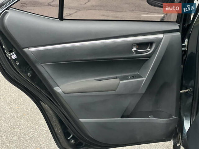 Серый Тойота Королла, объемом двигателя 1.6 л и пробегом 155 тыс. км за 10700 $, фото 37 на Automoto.ua