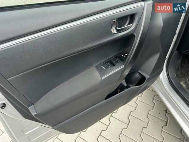 Серый Тойота Королла, объемом двигателя 0 л и пробегом 154 тыс. км за 9999 $, фото 8 на Automoto.ua
