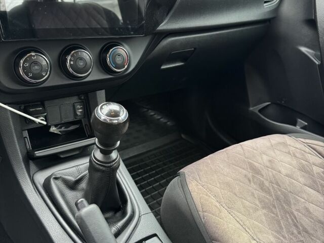 Серый Тойота Королла, объемом двигателя 1.3 л и пробегом 194 тыс. км за 9200 $, фото 6 на Automoto.ua