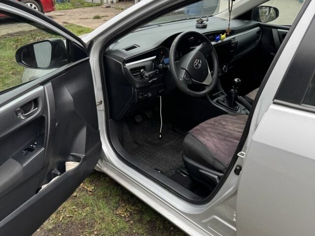 Серый Тойота Королла, объемом двигателя 1.3 л и пробегом 194 тыс. км за 9200 $, фото 3 на Automoto.ua