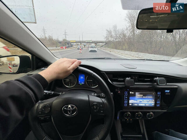 Серый Тойота Королла, объемом двигателя 1.6 л и пробегом 191 тыс. км за 13500 $, фото 10 на Automoto.ua