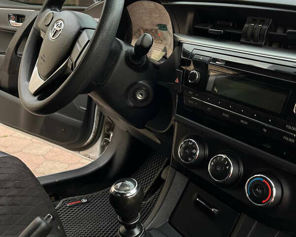 Сірий Тойота Королла, об'ємом двигуна 1.6 л та пробігом 300 тис. км за 9200 $, фото 12 на Automoto.ua