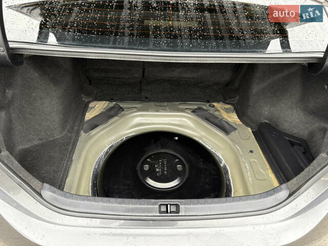 Серый Тойота Королла, объемом двигателя 1.6 л и пробегом 191 тыс. км за 13500 $, фото 23 на Automoto.ua