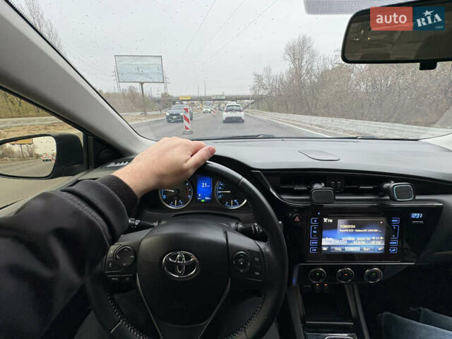 Серый Тойота Королла, объемом двигателя 1.6 л и пробегом 191 тыс. км за 13500 $, фото 11 на Automoto.ua