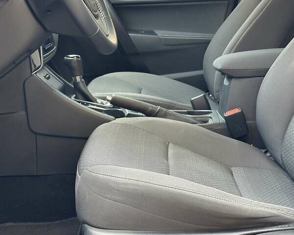 Серый Тойота Королла, объемом двигателя 1.6 л и пробегом 64 тыс. км за 16700 $, фото 31 на Automoto.ua