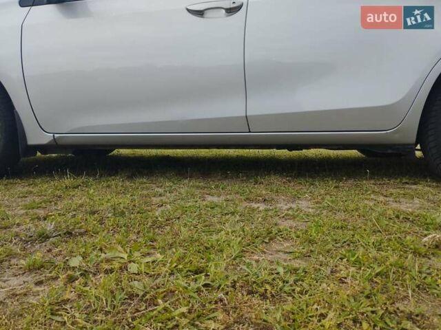 Сірий Тойота Королла, об'ємом двигуна 1.6 л та пробігом 242 тис. км за 13599 $, фото 20 на Automoto.ua