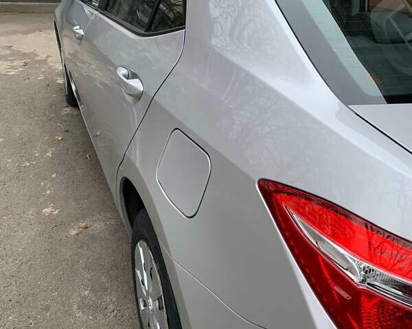 Серый Тойота Королла, объемом двигателя 1.3 л и пробегом 135 тыс. км за 10100 $, фото 5 на Automoto.ua