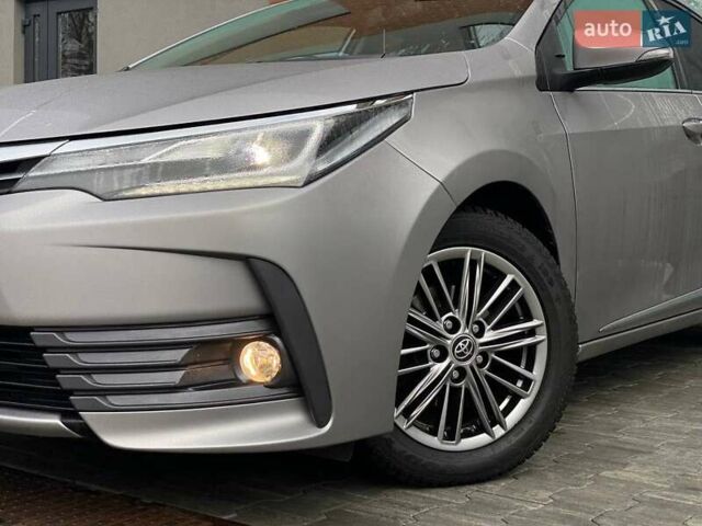 Серый Тойота Королла, объемом двигателя 1.6 л и пробегом 96 тыс. км за 14790 $, фото 2 на Automoto.ua