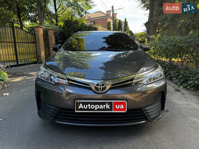 Тойота Королла 2017 в Киеве на Automoto.ua Серый Тойота Королла, объемом двигателя 1.3 л и пробегом 268 тыс. км за 11490 $, фото 3 на Automoto.ua