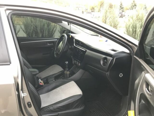 Серый Тойота Королла, объемом двигателя 1.3 л и пробегом 107 тыс. км за 10900 $, фото 3 на Automoto.ua