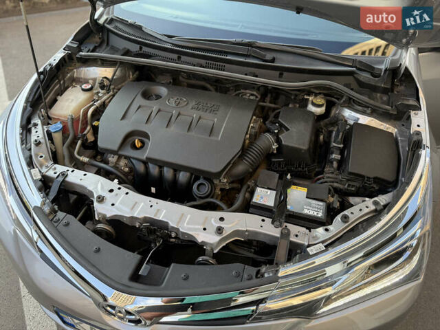 Серый Тойота Королла, объемом двигателя 1.6 л и пробегом 96 тыс. км за 15500 $, фото 8 на Automoto.ua