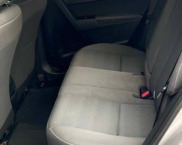 Серый Тойота Королла, объемом двигателя 1.6 л и пробегом 96 тыс. км за 14790 $, фото 46 на Automoto.ua