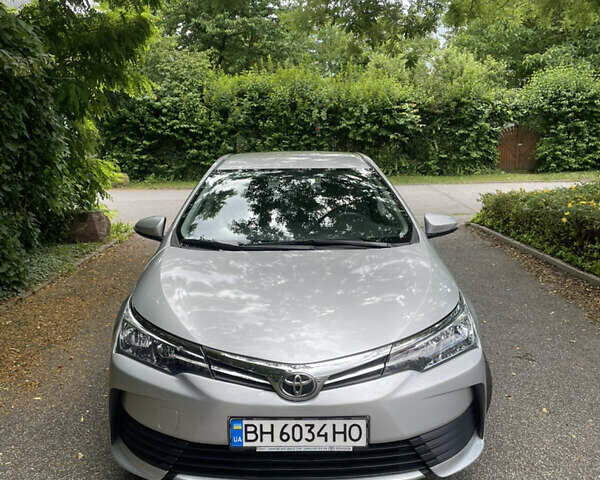 Серый Тойота Королла, объемом двигателя 1.33 л и пробегом 72 тыс. км за 9999 $, фото 2 на Automoto.ua