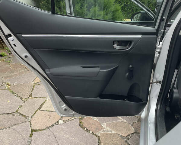 Серый Тойота Королла, объемом двигателя 1.33 л и пробегом 72 тыс. км за 9999 $, фото 22 на Automoto.ua