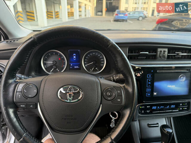 Серый Тойота Королла, объемом двигателя 1.6 л и пробегом 96 тыс. км за 15500 $, фото 2 на Automoto.ua