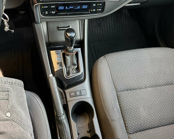 Серый Тойота Королла, объемом двигателя 1.6 л и пробегом 96 тыс. км за 15500 $, фото 20 на Automoto.ua