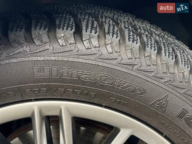 Серый Тойота Королла, объемом двигателя 1.6 л и пробегом 96 тыс. км за 14790 $, фото 3 на Automoto.ua