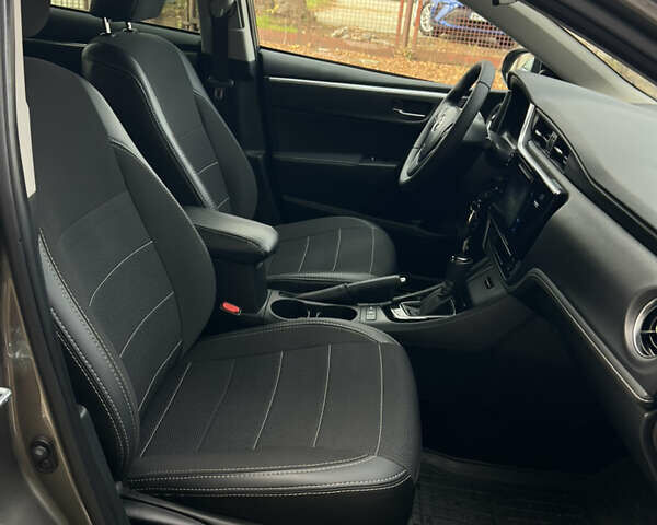 Тойота Королла 2017 в Каменце-Подольском на Automoto.ua Серый Тойота Королла, объемом двигателя 1.6 л и пробегом 112 тыс. км за 14800 $, фото 10 на Automoto.ua