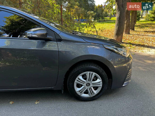 Тойота Королла 2017 в Киеве на Automoto.ua Серый Тойота Королла, объемом двигателя 1.3 л и пробегом 268 тыс. км за 11490 $, фото 5 на Automoto.ua