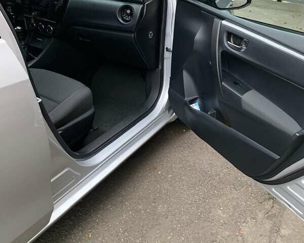 Серый Тойота Королла, объемом двигателя 1.3 л и пробегом 135 тыс. км за 10100 $, фото 7 на Automoto.ua