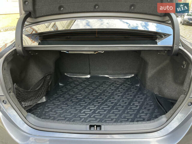 Серый Тойота Королла, объемом двигателя 1.33 л и пробегом 59 тыс. км за 12000 $, фото 8 на Automoto.ua