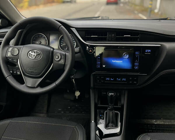 Тойота Королла 2017 в Каменце-Подольском на Automoto.ua Серый Тойота Королла, объемом двигателя 1.6 л и пробегом 112 тыс. км за 14800 $, фото 15 на Automoto.ua