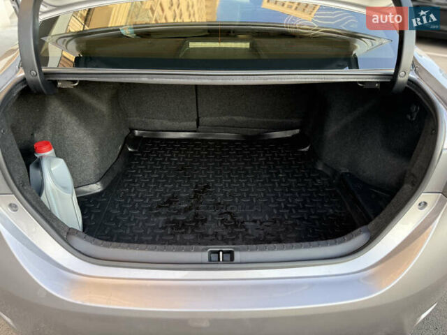 Серый Тойота Королла, объемом двигателя 1.6 л и пробегом 96 тыс. км за 15500 $, фото 13 на Automoto.ua