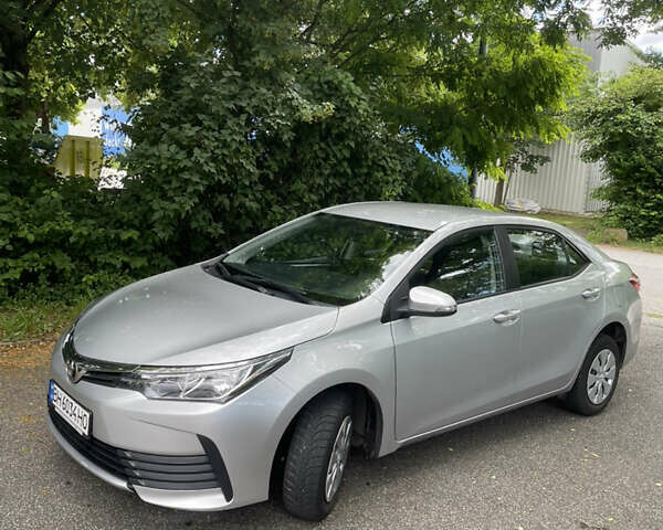 Серый Тойота Королла, объемом двигателя 1.33 л и пробегом 72 тыс. км за 9999 $, фото 4 на Automoto.ua