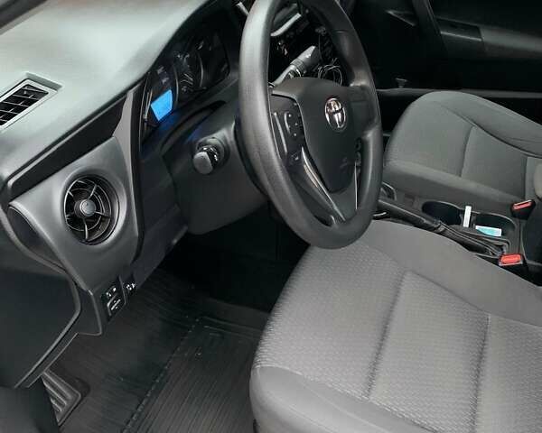 Серый Тойота Королла, объемом двигателя 1.3 л и пробегом 135 тыс. км за 10100 $, фото 9 на Automoto.ua