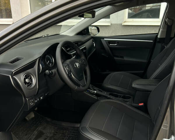 Тойота Королла 2017 в Каменце-Подольском на Automoto.ua Серый Тойота Королла, объемом двигателя 1.6 л и пробегом 112 тыс. км за 14800 $, фото 12 на Automoto.ua