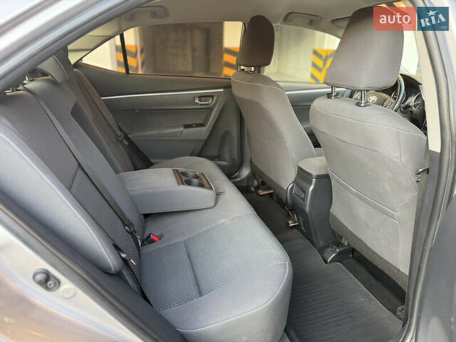Серый Тойота Королла, объемом двигателя 1.6 л и пробегом 96 тыс. км за 15500 $, фото 5 на Automoto.ua