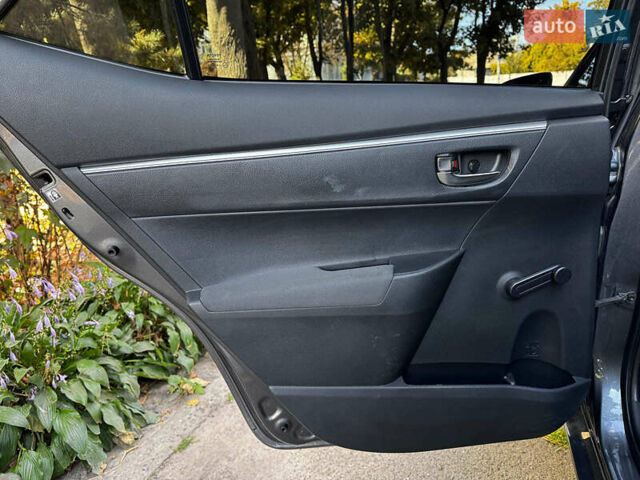 Тойота Королла 2017 в Киеве на Automoto.ua Серый Тойота Королла, объемом двигателя 1.3 л и пробегом 268 тыс. км за 11490 $, фото 19 на Automoto.ua